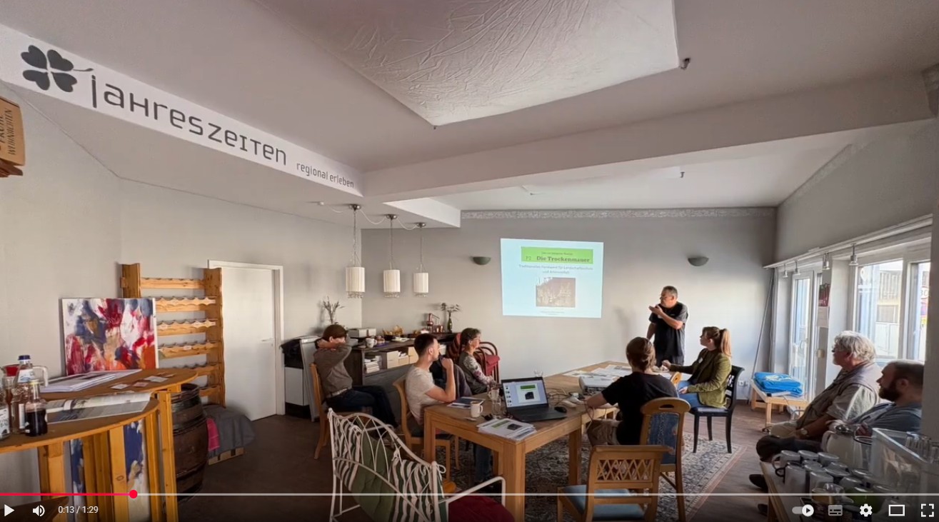 Trockenmauerkurs - Theorie im Jahreszeiten regional erleben